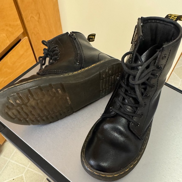 Girls size 2 - Picture 3 of 3